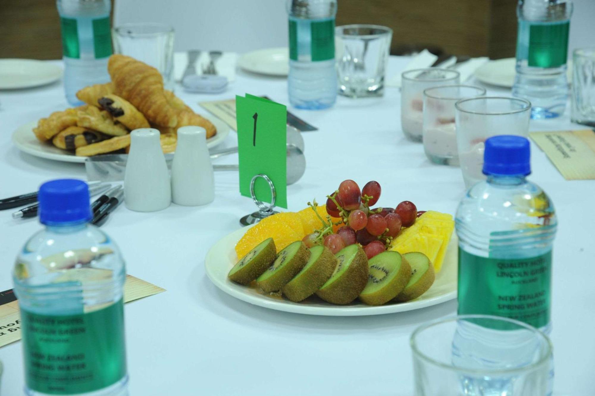 Quality Hotel Lincoln Green Окленд Экстерьер фото