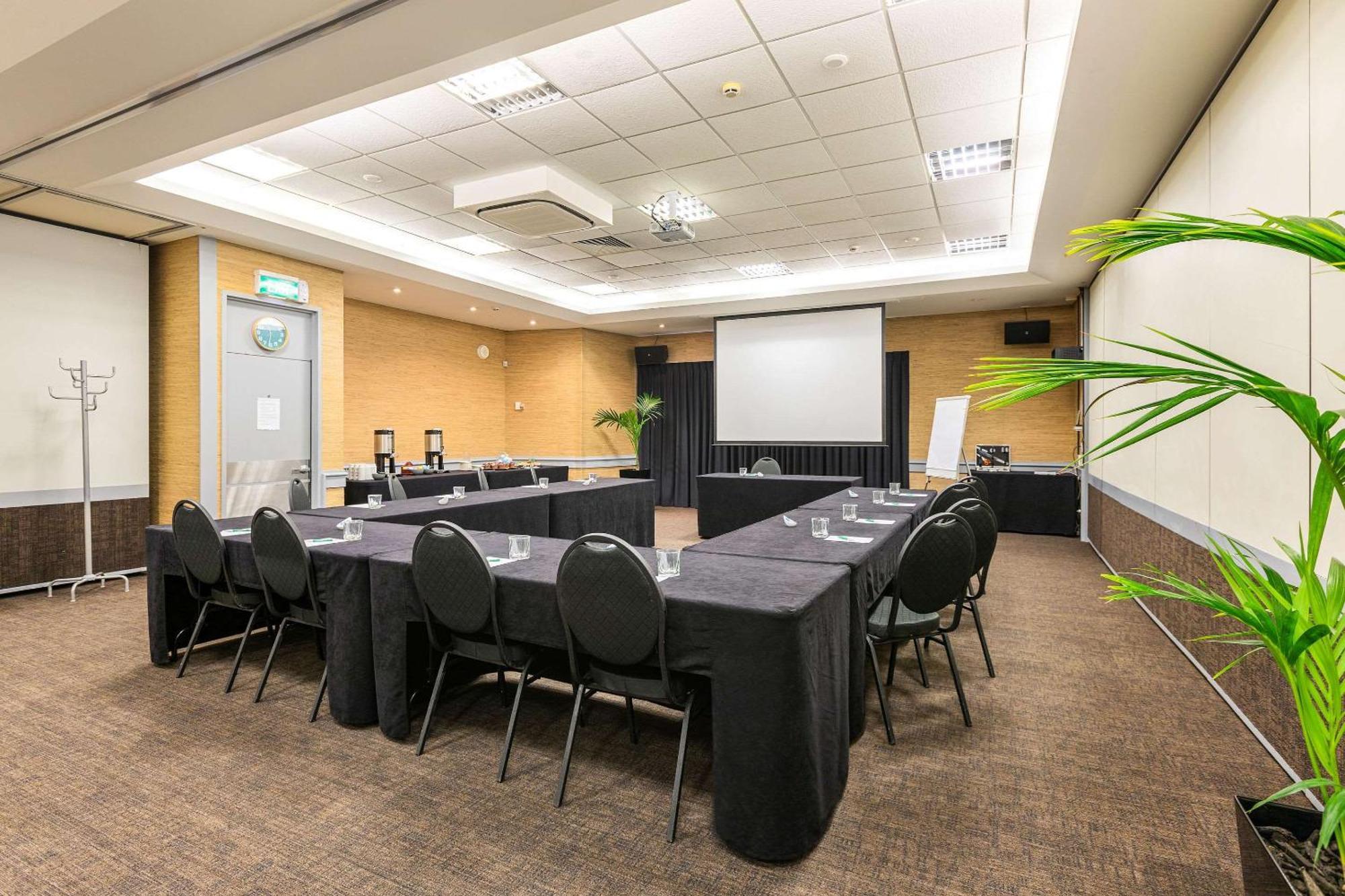 Quality Hotel Lincoln Green Окленд Экстерьер фото